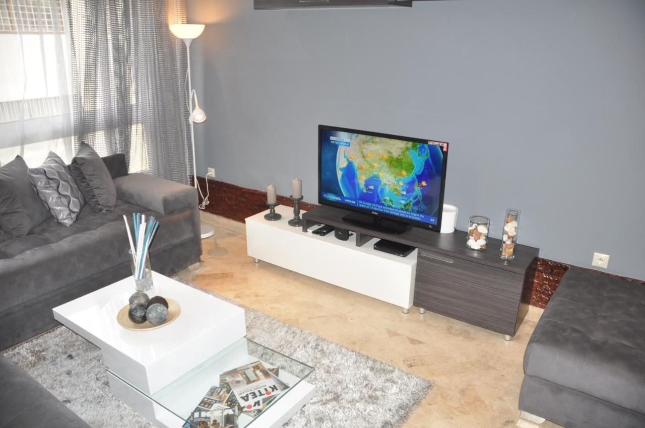 Val Fleuri Apartment With Balcony, Casablanca Bagian luar foto