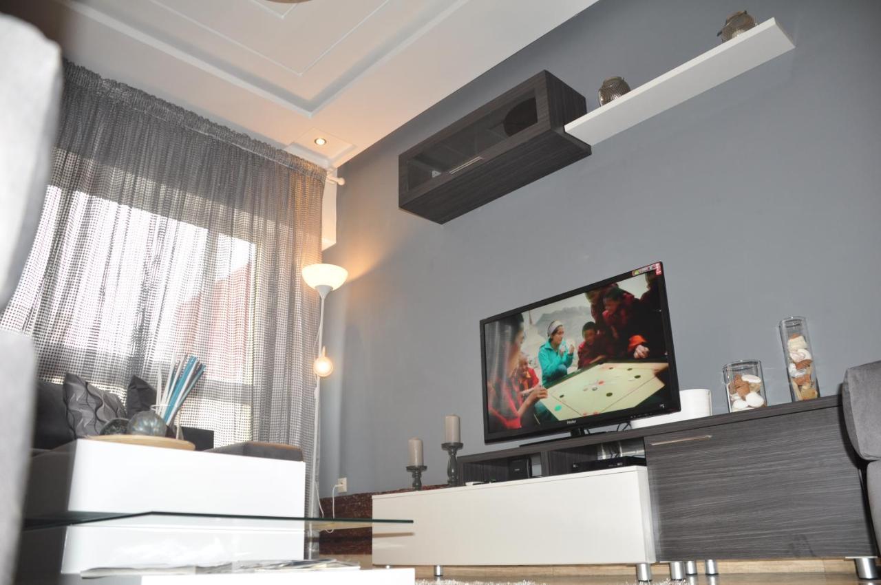 Val Fleuri Apartment With Balcony, Casablanca Bagian luar foto