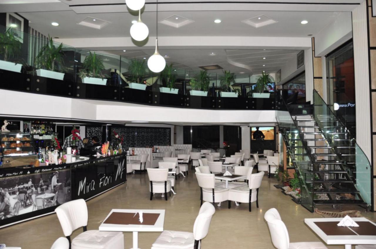 Val Fleuri Apartment With Balcony, Casablanca Bagian luar foto