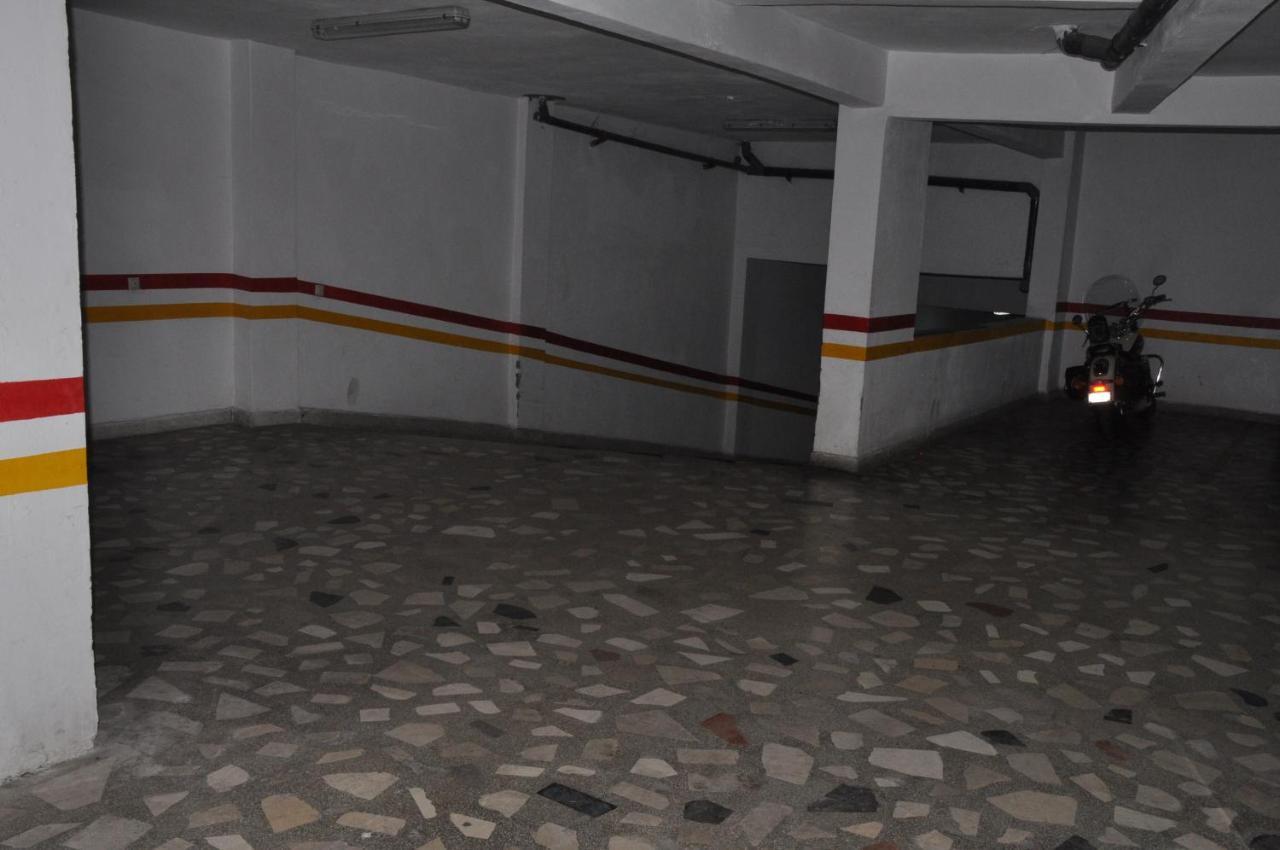 Val Fleuri Apartment With Balcony, Casablanca Bagian luar foto