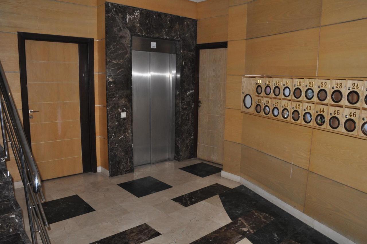 Val Fleuri Apartment With Balcony, Casablanca Bagian luar foto