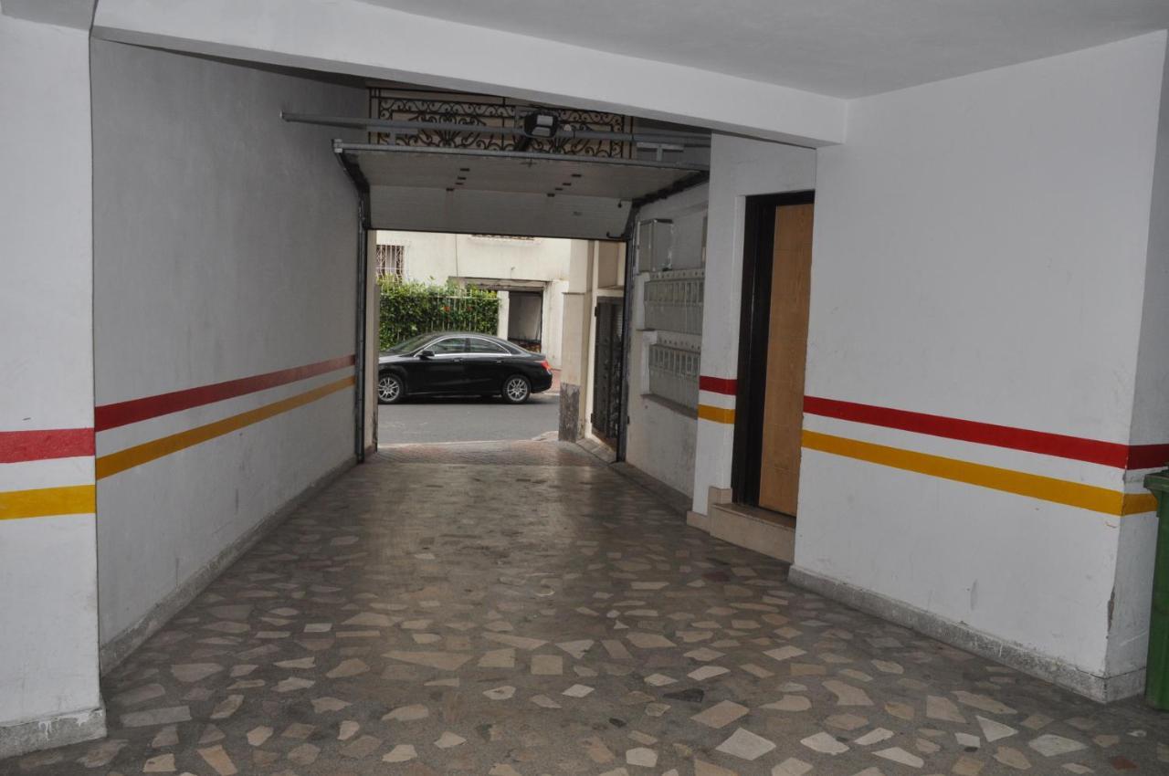 Val Fleuri Apartment With Balcony, Casablanca Bagian luar foto